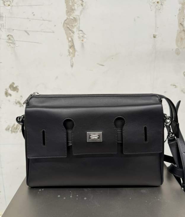 Picture of Balenciaga Handbags _SKUfw201150411fw